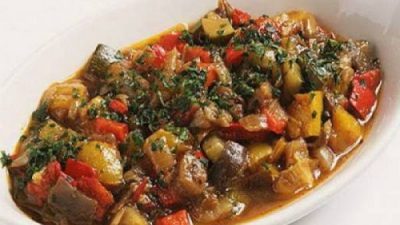Соте из баклажанов, перцев и помидоров в мультиварке