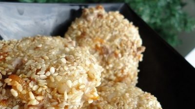 Котлеты с сыром и грибами в кунжутной панировке