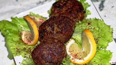 Котлеты из баранины в панировке на сковороде