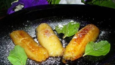 Жареные бананы с ромом на сливочном масле