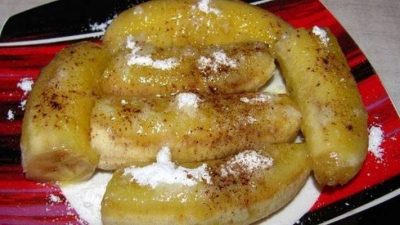 Жареные бананы с сахаром на масле