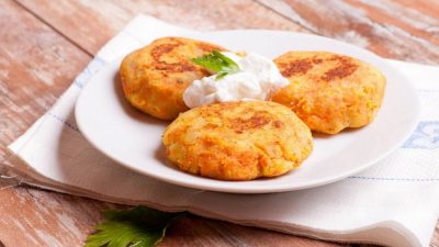 Морковные котлеты с молоком и манкой в духовке