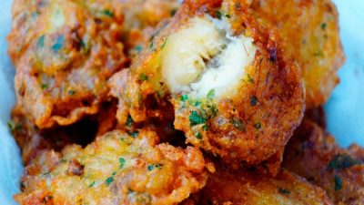 Бананы с кремом в тесте