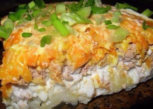 Слоеный салат из свиной печени с картофелем, рецепт с фото