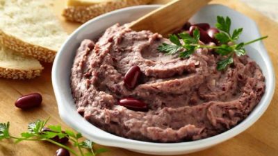 Паштет из белой и красной фасоли с перцем чили