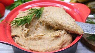 Паштет из фасоли с грибами и морковью