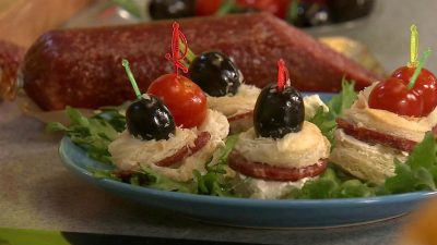 Канапе с салями, творожным сыром и чесноком