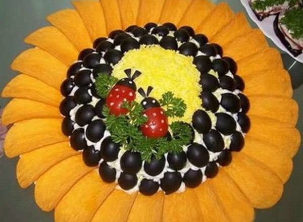 Салат «Подсолнух» с тыквой и маринованным перцем