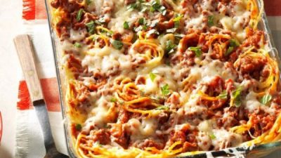 Запеканка с куриным фаршем и спагетти
