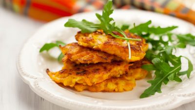 Морковно-яблочные котлеты с курагой