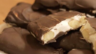 Домашняя нуга с миндалем в шоколаде