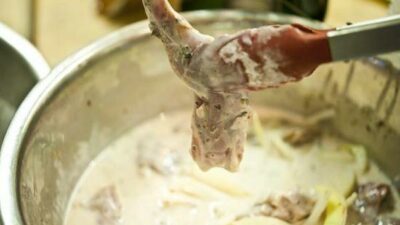 Маринад со сметаной и чесноком для кролика в фольге