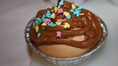 Молочные кексы с кремом из сгущенки