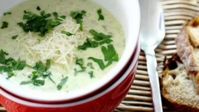 Сливочный крем-суп с цукини и петрушкой