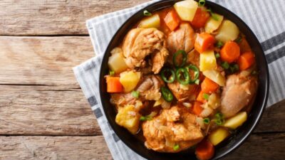 Жаркое из курицы с овощным миксом