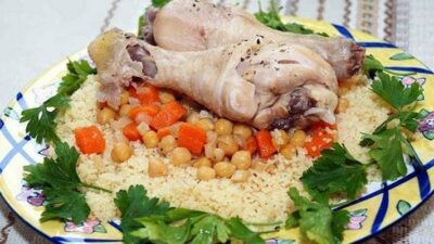 Кускус с куриными ножками и сельдереем