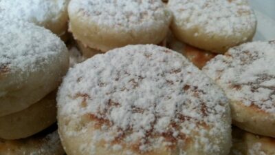 Быстрое печенье со сметаной на сковороде