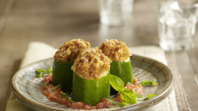 Кабачки с фаршем, сыром и зеленью в духовке