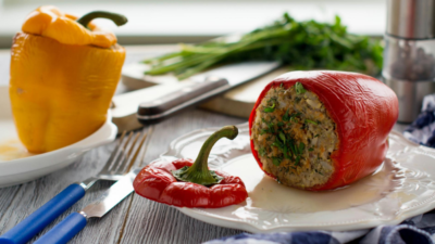 Фаршированный перец с капустой в духовке