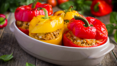 Фаршированный перец с рисом и зеленью