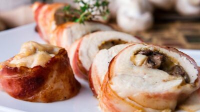 Фаршированная куриная грудка с грибной начинкой