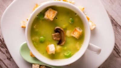 Гороховый суп с шампиньонами и картошкой