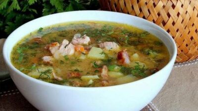 Гороховый суп с овощами на курином бульоне в мультиварке