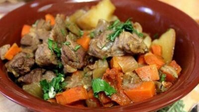 Баранина с баклажаном и болгарским перцем