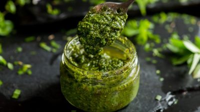 Укропный соус с чесноком и цедрой лимона