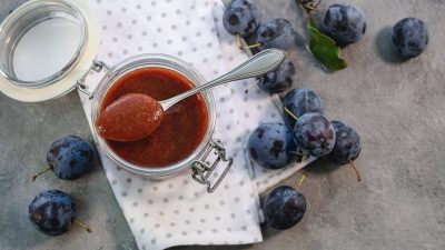 Сливовый соус с кинзой и болгарским перцем