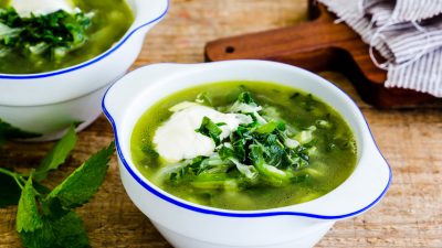 Крапивный суп с грудинкой и рисом