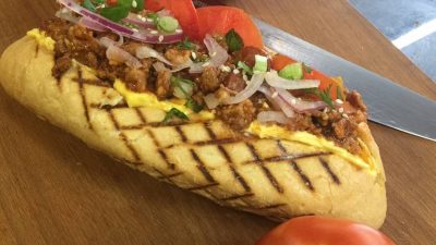 Супер хот-дог с арахисом