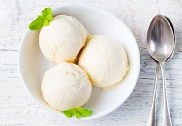 Домашнее ванильное мороженое со сливками