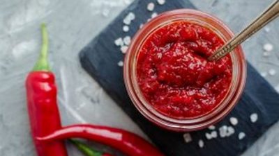 Аджика из сладкого перца с хреном