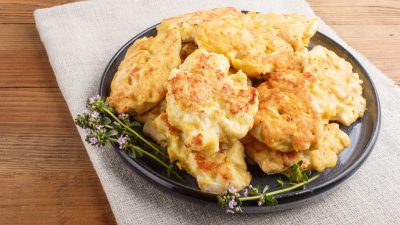 Мясо по-албански из грудки с зеленью