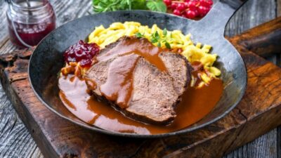Кисло-сладкий соус из красной смородины с лимоном