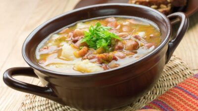 Постный суп из белой и стручковой  фасоли