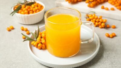 Согревающий черный чай с облепихой и медом