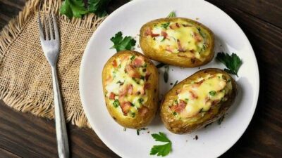 Крошка-картошка с начинкой из сосисок