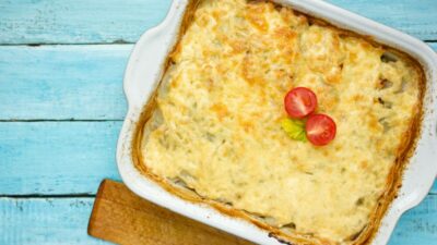Запеканка из картошки с фаршем под сырной корочкой