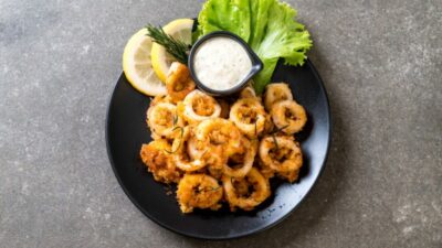 Кальмары в молочном кляре