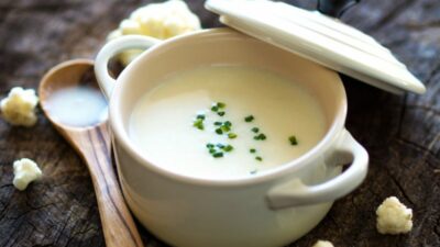 Сырный суп с картофелем и зеленью