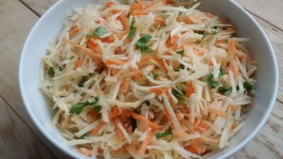 Салат из репы с морковью и зеленью