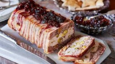 Террин из лосося с крабовыми палочками и сыром