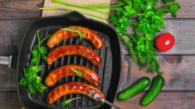 Нежные купаты из свинины в духовке