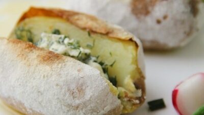Картофель с сырной начинкой в муке