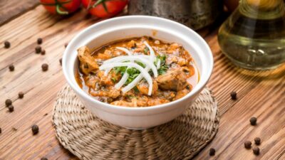 Харчо из курицы с пряными травами