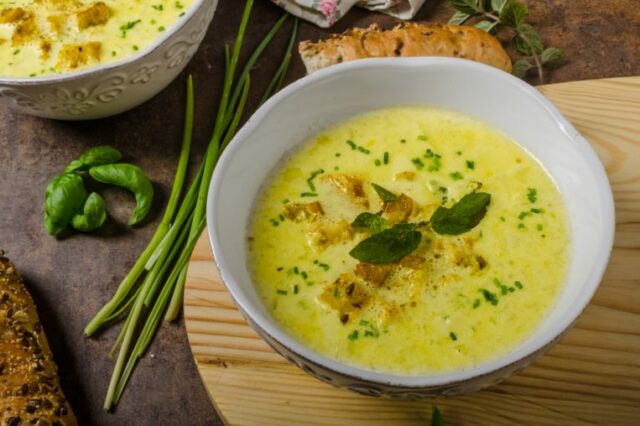 Куриный суп-пюре с цветной капустой и сливками