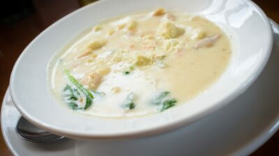 Куриный суп с сырными клецками и картофелем