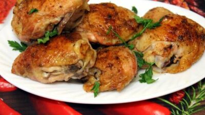 Медовые куриные бедрышки в мультиварке